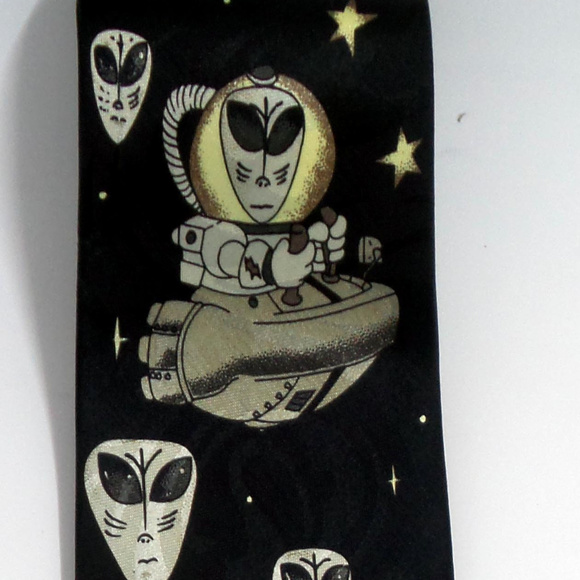 Everyday Fun Alien Necktie - Picture 2 of 4